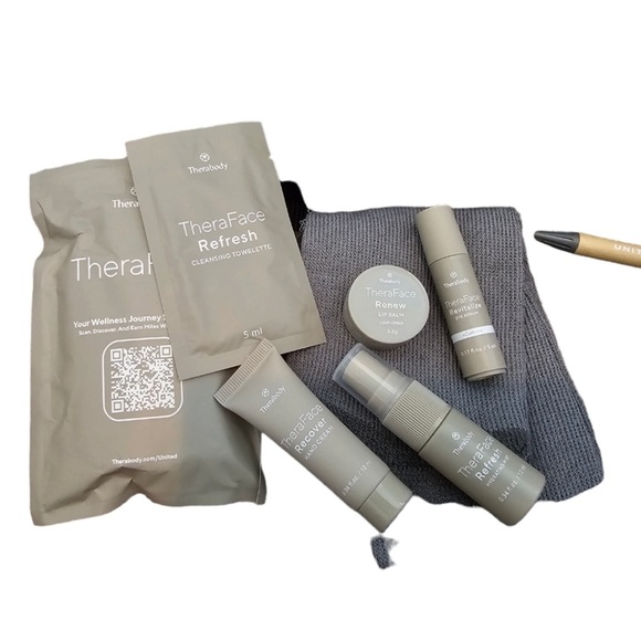 2 Therabody Cream Belt Bag / Fanny Packs and 2 Theraface Kits - Picture 5 of 5